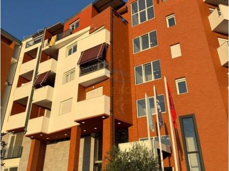 SHes apartament 2+1+2+depo ne fresk