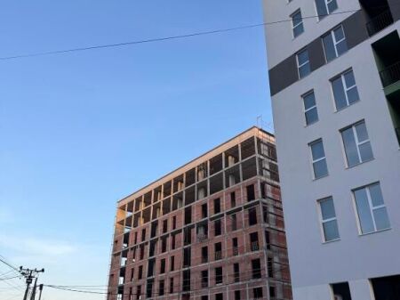🏡 Shitet Apartament 2+1 tek Tirana Entry