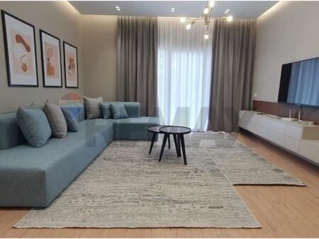 Apartament - Për Qira - Kopshti Botanik, Tiranë