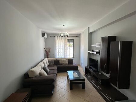 Jap Apartamentin 2+1 + Depo , Komuna e Parisit, Tirane
