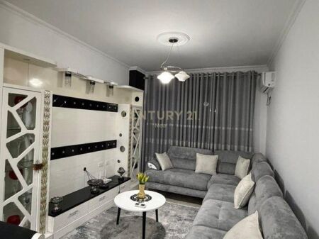 APARTAMENT 1+1 ME QIRA NE YZBERISHT!