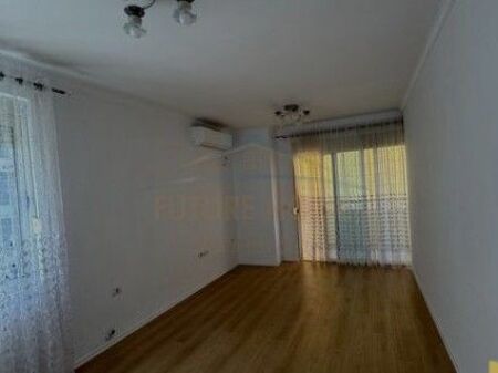 Disponojmë për shitje, apartament 2+1, Rruga e Dajtit , në zonën e Freskut.