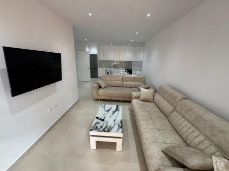 🏡 Appartamento 2+1+2 in affitto 📍 21 Dhjetori, vicino al supermercato Joena 💶 Prezzo: 850 euro/mese