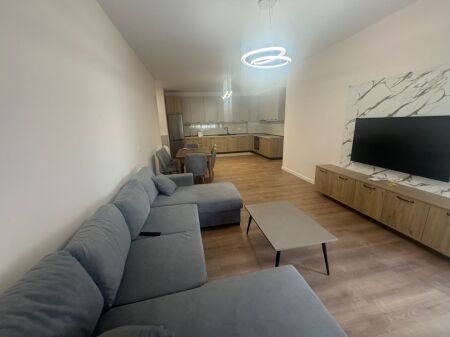 Apartament 2+1 per qera Shkoze !