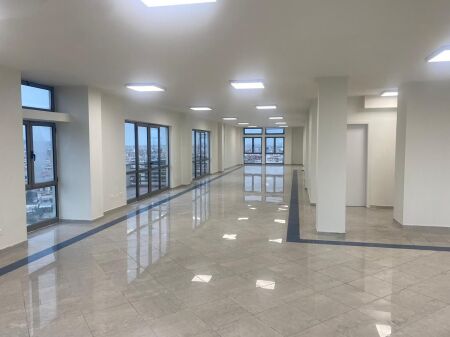 🏢 BUSINESS PREMISES FOR RENT – DURRËS ENTRANCE