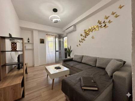 🏡 Shitet Apartament 2+1 i Mobiluar + 2 Poste Parkimi te Përfshira në Çmim – Shkozë
