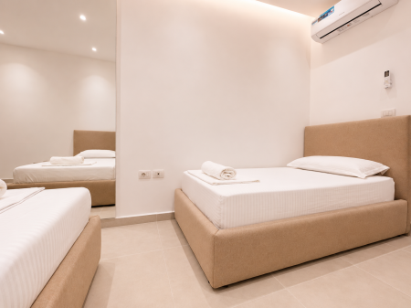 Shitet Apartament 2+1 i Mobiluar me Pamje Deti - Golem
