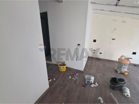 Shitet Apartament 1+1 me pamje të hapur nga Lana!