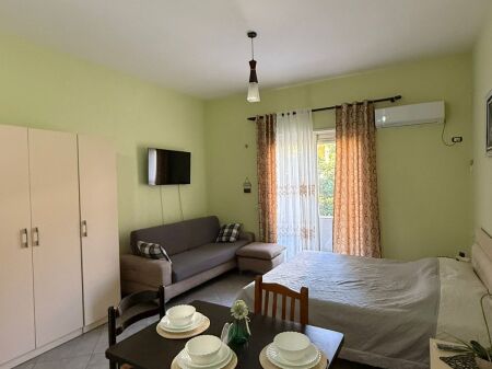 🏡 Jepet me qera garsoniere në Stacionin e Parë të Plazhit, Durrës