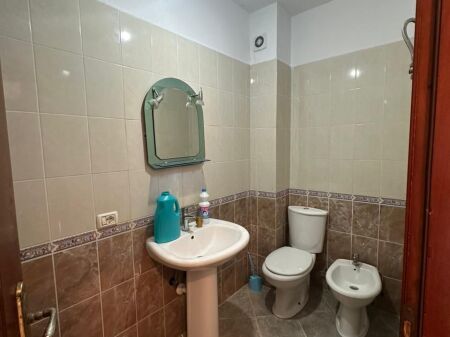 Affittasi appartamento 2+1+2 ad Astir