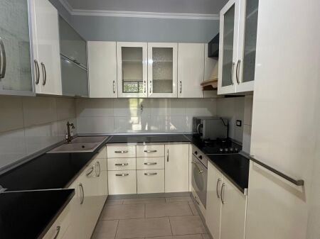 Apartament 2+1+2 rruga e teleferikut Fresk !