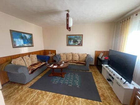 Apartament 2+1 per shitje tek Ali Demi.