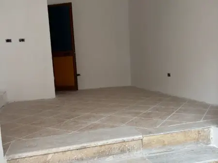 Rent | Ambjent Biznesi | Rruga e Elbasanit | 550 €/month