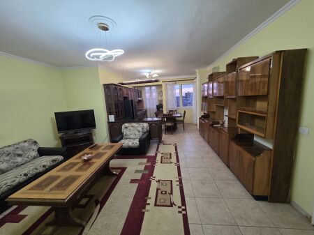 Pazari Ri Shitet Apartament 2+1+2
