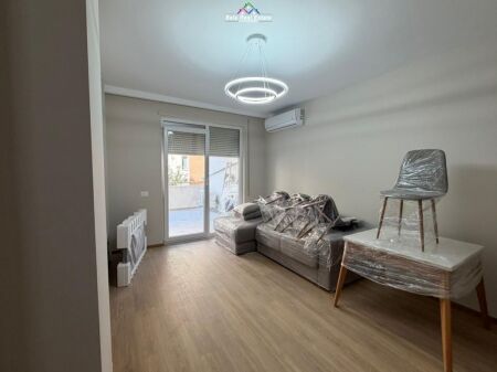 Apartament Me Qera 1+1 Tek Kopshti Zoologjik/Botanik ( ID B2101721) Tirane