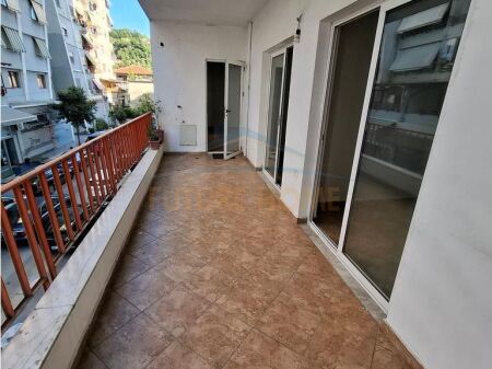 For sale, 2+1 Apartment, Çabej Buildings, Misto Mame
