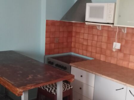 Apartment me qera,21 dhjetori