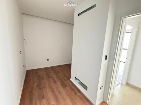 Ufficio In Affitto In Via Elbasan (ID BZ2971) Tirana