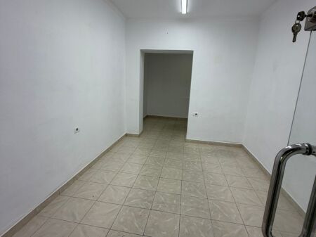 Rent | Ambjent Biznesi | Rruga Bardhyl | 400 €/month