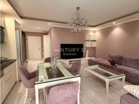 Apartament 2+1+2 per shitje tek Komuna e Parisit