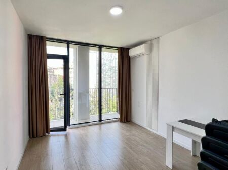 ZYRE ME QERA: 2 Amb. Pune📍Lake View Res. (Rr. E Kosovareve) ||+1 P.Parkimi🅿️ - 1100€/Muaj - S.75m² || Biznese qe kerkojne imazh profesional