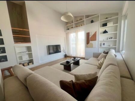 Jepet apartament Duplex luksoz  2+1+2 me qira tek Kodra e Diellit , Rruga Bill Klinton .