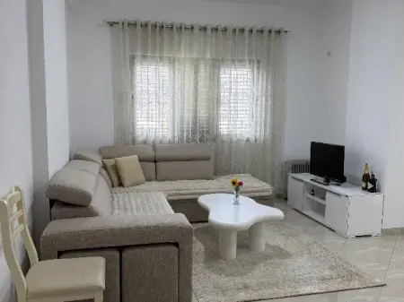 Qera | Apartament 2 + 1 | Unaza e Madhe | 500 €/muaj