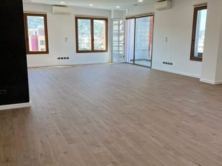 AFFITTIAMO AMBIENTE PER UFFICI VICINO ALL'HOTEL HILTON !
