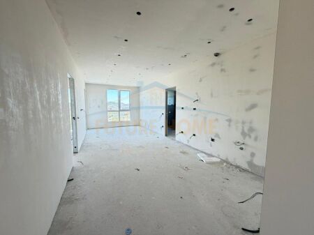 Appartamento 1+1 in vendita, Farke, Tirana.