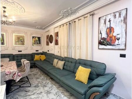 SHITET SUPER APARTAMENT 1+1 MALI ROBIT GOLEM 250 METER LARG DETIT!!