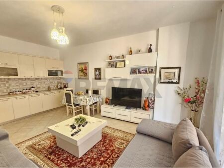 Shitet Apartament 2+1 në Fresk