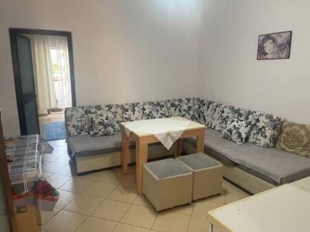 JEPET ME QERA KATI 2 I NJË SHTËPIE PRIVATE – ALLIAS