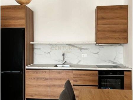 Jepet me qira apartament modern 1+1 tek Kompleksi Arlis, në Rrugën e Dibrës