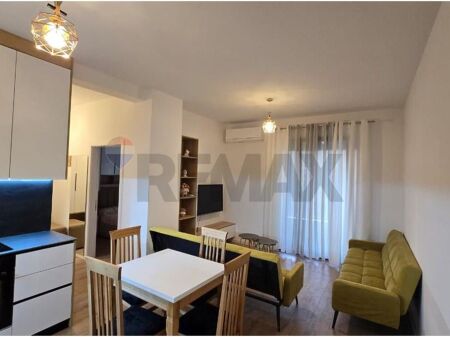Apartament 1+1 per qira te rruga 5 Maj!