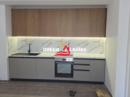 Jepet me qera apartament\zyre 2+1 tek 5 Maji prane rrethrrotullimit (ID 42215538)