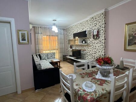 Jepet me qira 2+1+2 Astir 50.000 leke