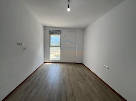Apartament 2+1+2, Rruga 5 Maj, Tirane