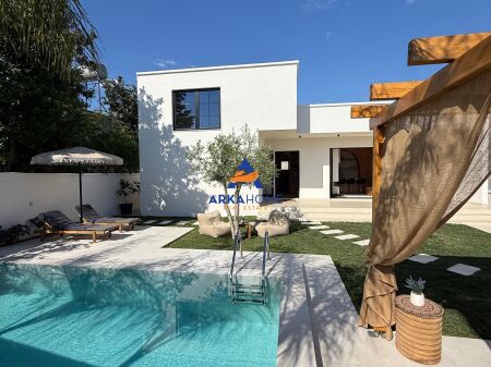 SHITET VILE 1 KATËSHE ME PISHINË 410M2 "UNAZA E PASKUQANIT, PASKUQAN" 590.000 EURO