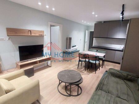 Apartament 1+1 me qera tek Komuna e Parisit