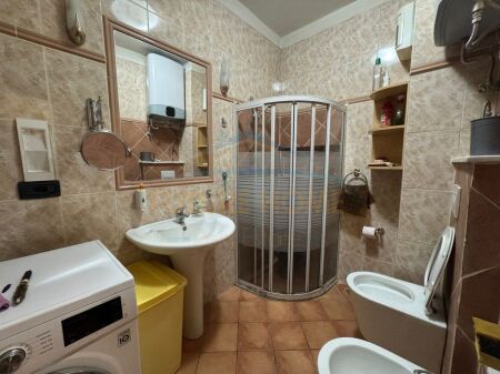 Qera, Apartament 2+1, Komuna e Parisit