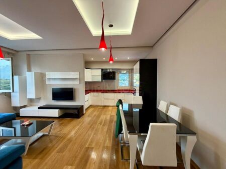 Shitet, Apartament 2+1+2 Ballkone ,Liqeni i Thate, Tirane