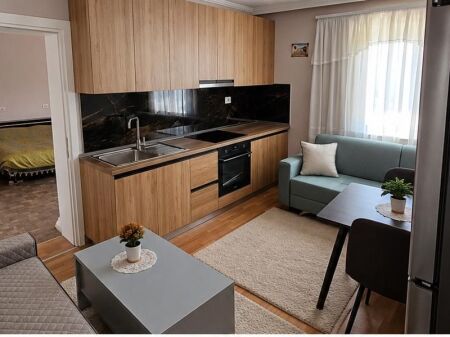 Prane Shkolles se Baletit, jepet me qera apartament 1+1.