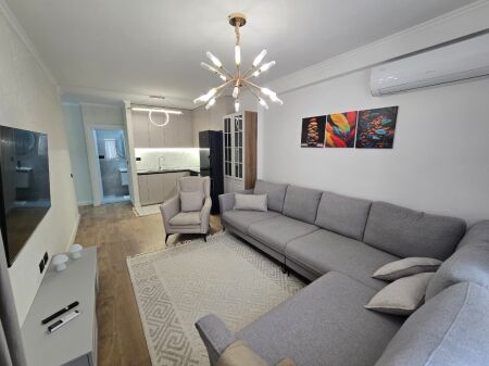 Apartamente 1+1 Ne Shitje, Astir