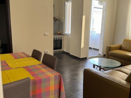 Shitet Apartament 1+1 ne Gjire te lalzit  / Tek FishLand