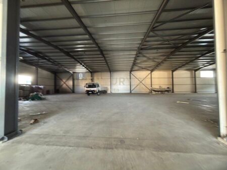 Magazinë 2000m² me Qira pranë Rrugës Kryesore , Ish Keneta , Durres !!!