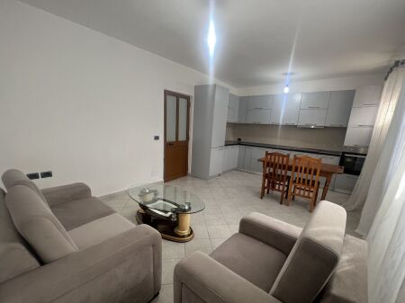 Affitto | Apartament 1 + 1 | Yzberisht | 400 €/mese