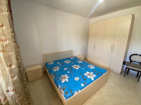 🏠 Jepet Apartament 1+1 me Qera te Mangalem 21, Ali Dem, Tirane