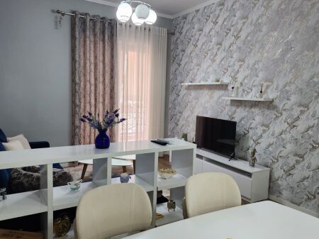 🏡 Jepet me Qira Apartament 1+1 tek Kompleksi Delijorgji