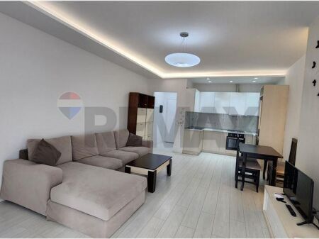 Apartament 2+1 per qira tek Shkolla e Baletit