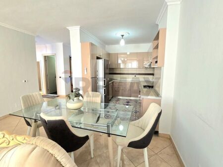 APARTAMENT 2+1 PER QIRA PRANE AMBASADES AMERIKANE !